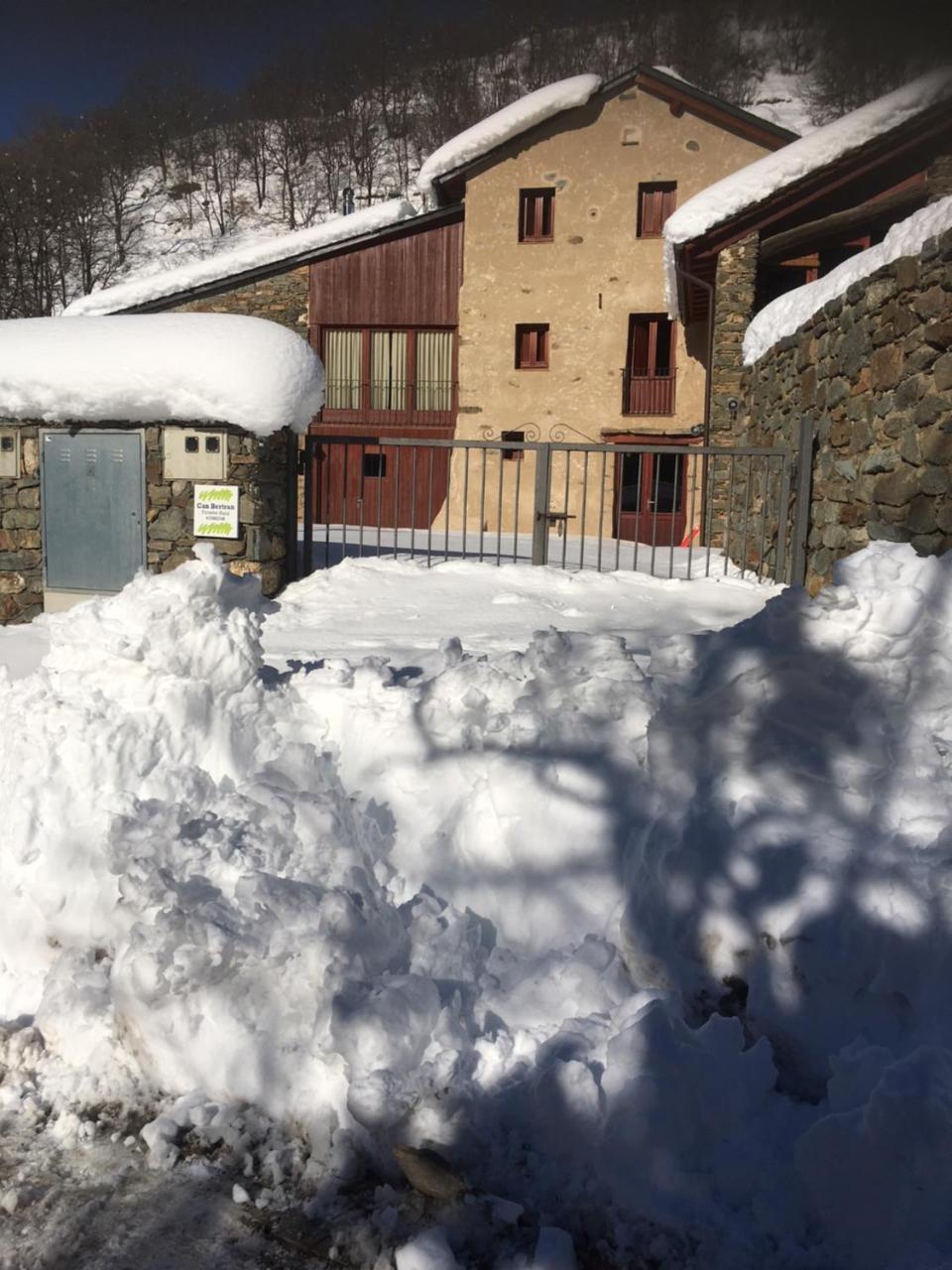 Can Bertran Fornells de la Montaña Exteriör bild